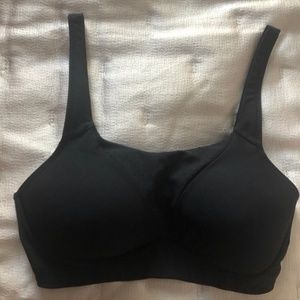34DD Lululemon Run Time Sports Bra Black